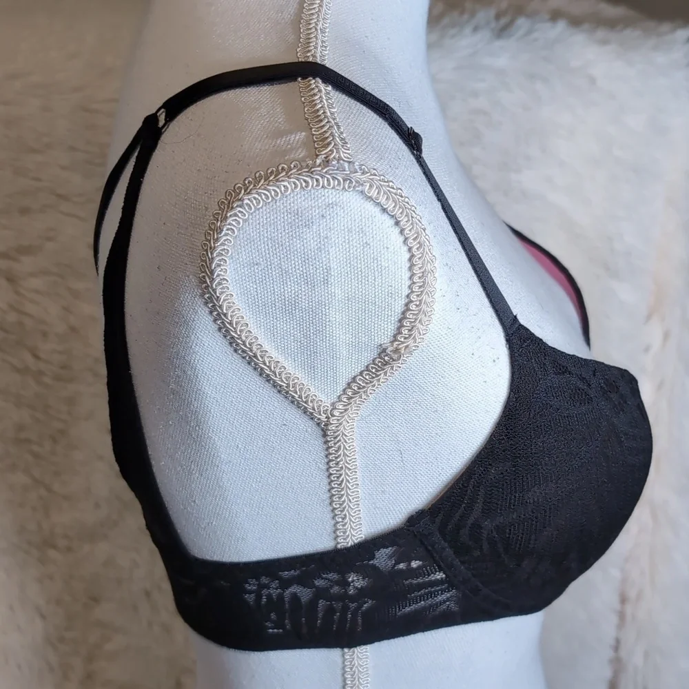 VS PINK push-up lace front closure BRA SIZE 34C